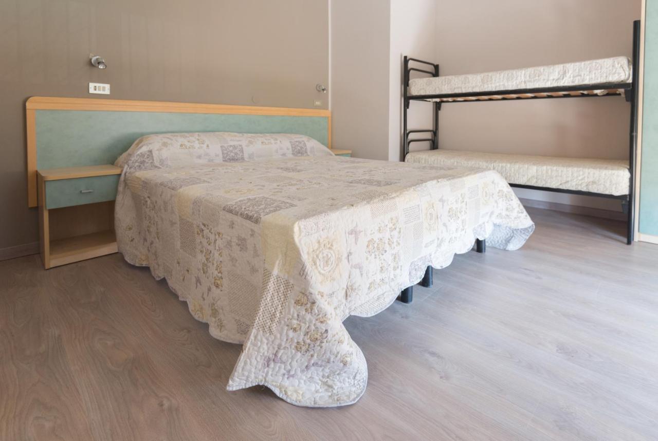 Hotel Avenusta Viserba Di Rimini Eksteriør billede