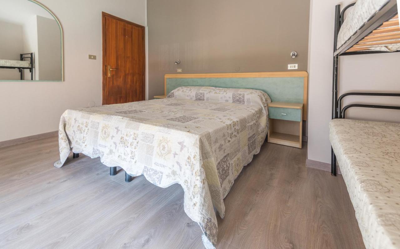 Hotel Avenusta Viserba Di Rimini Eksteriør billede